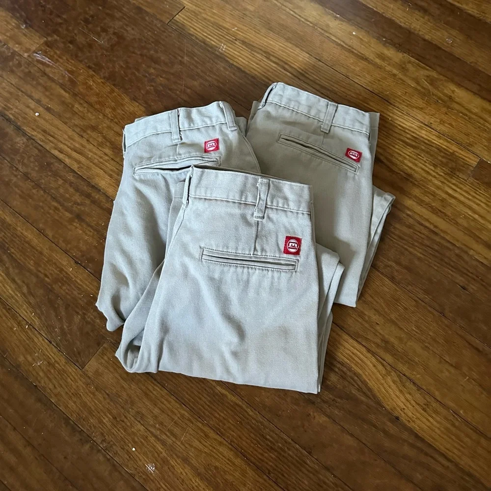 Men’s 28 x 30 Mills Uniform Khaki Pants